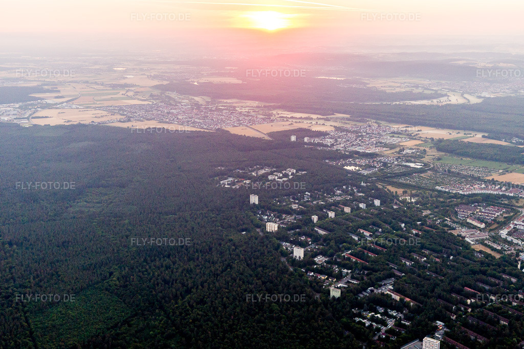 Luftbild: Sunrise im Ortsteil Waldstadt in Karlsruhe im Bundesland Baden-Württemberg in Deutschland. Foto: IMG_101506.jpg vom 08.07.2017 durch Werner Riehm/FLY-FOTO.de
