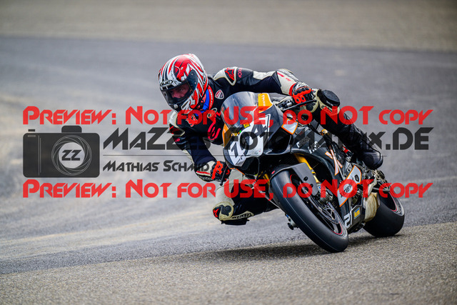 MaZZes_FotoMatrix_240910_6007705_2951 | GELB