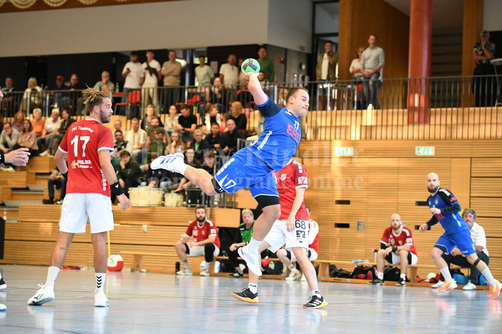 HC Deggendorf : TSV Taufkirchen/Vils | Aaron Zaglauer (HC Deggendorf  #17) - Realisiert mit Pictrs.com