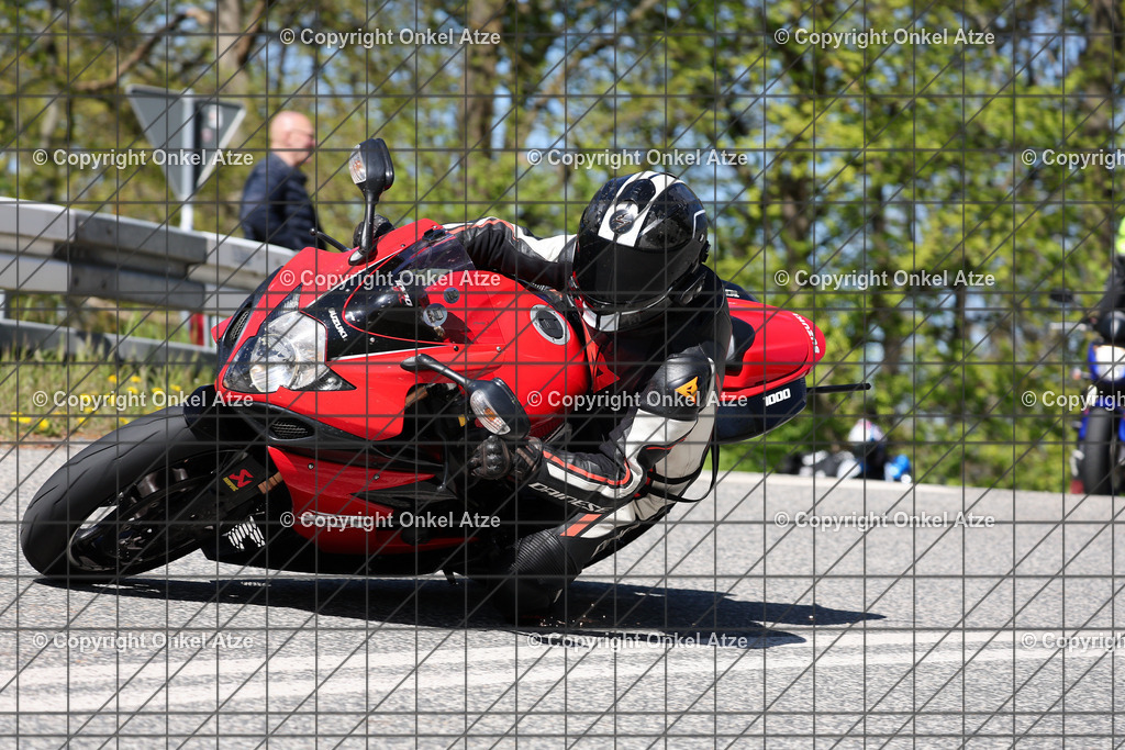 IMG_7340 | Fotograf am Kyffhäuser. Onkel Atze. Kyffhäuser Rennstrecke. Café36. Motorsportfotografie. - Realisiert mit Pictrs.com