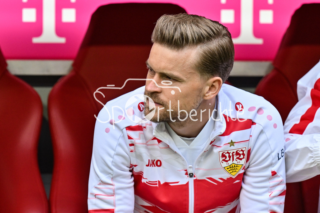 FC Bayern München - VfB Stuttgart | MUNICH, GERMANY - 19. APRIL: Maximilian MITTELSTÄDT (VfB Stuttgart 7) before the Bundesliga Match between FC Bayern Munich vs. VfB Stuttgart at Matchday 30 at Allianz Arena / DFL REGULATIONS PROHIBIT ANY USE OF PHOTOGRAPHS AS IMAGE SEQUENCES AND/OR QUASI-VIDEO