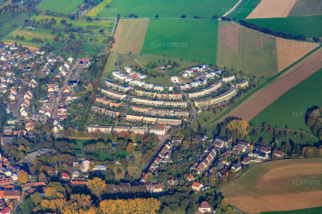 Luftbild: Konzentrische Wohnsiedlung Fünzig Morgen im Ortsteil Hohenwettersbach in Karlsruhe im Bundesland Baden-Württemberg in Deutschland. Foto: IMG_075395.jpg vom 26.10.2014 durch Werner Riehm/FLY-FOTO.de