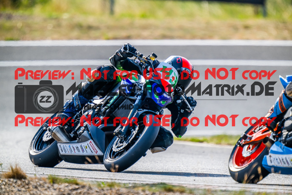 MaZZes_FotoMatrix_220722_9206 | TWIN