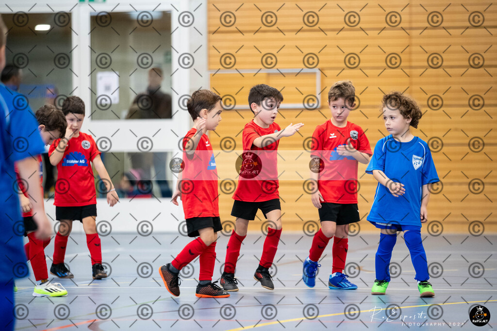 20241124_FCR-Hallenturnier-G_1_193 | Sport und Naturfotografie von Roberto Esposito zeigt echte Momente Bewegung und die Schönheit der Natur. Ausdrucksstarke Bilder schaffen Emotionen.