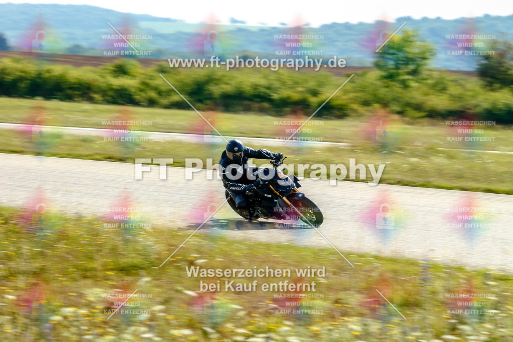 Chambley Juli-0282 | Hier findet Ihr Bilder von Touristenfahrten auf der Nürburgring Nordschleife oder von anderen Veranstaltungen die ich besucht habe. Viel Spass beim Durch Schauen 