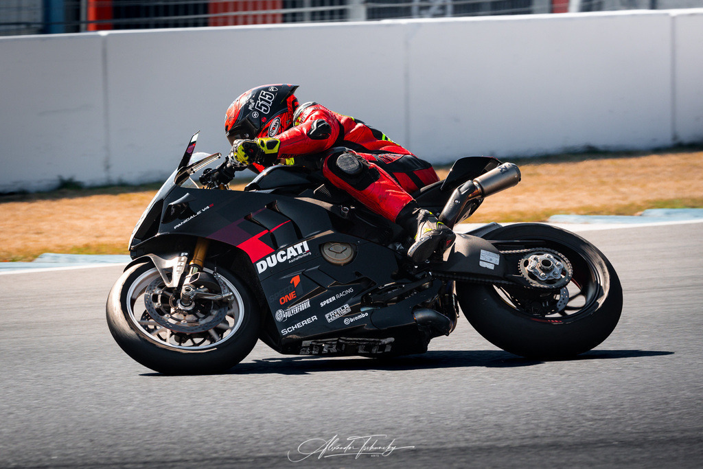 Ducati Trackday Hockenheimring 2026 | Entdecken Sie die faszinierende Welt von Alexander Tschuncky Arts: Kreative Fotografie, atemberaubende Automobilkunst und hochwertiger Bilderdruck. Lassen Sie sich inspirieren! - Realisiert mit Pictrs.com