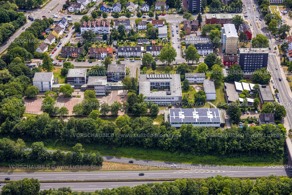 Castrop-Rauxel220706582 | Luftbild, Städt. Ernst-Barlach-Gymnasium, Solardach der Sporthalle, Rauxel, Castrop-Rauxel, Ruhrgebiet, Nordrhein-Westfalen, Deutschland