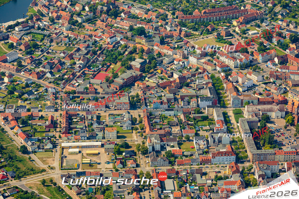 Luftbild der Stadt Wittenberge - Die Luftaufnahme wurde 2025 vom UL-Flugzeug heraus erstellt ( keine Drohne ) - Hochauflösende Luftaufnahme - für professionelle Ausdrucke geeignet. Die Geschenkidee !Hier alle&nbsp;Infos zur Lizenzierung der LuftaufnahmeWir fliegen auch dieses Jahr wieder in Ihre Region um Luftbilder zu erstellen.- Luftbild anfragen