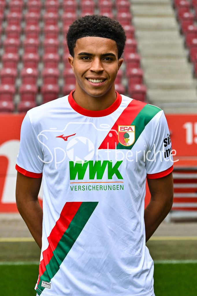 FC Augsburg 2025/26 | Professionelle Sportfotos aus den Bereichen Fußball, Eishockey, Handball und vieles mehr. Ob Sieg oder Niederlage
