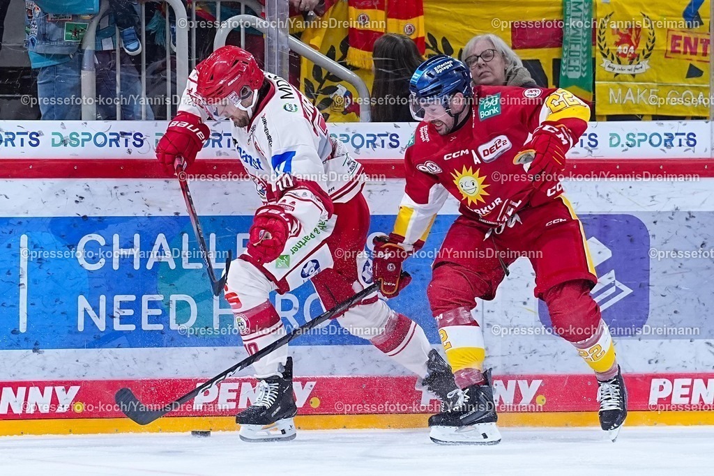 xYDRx19102501005 | 19.10.2025, xydrx, Eishockey, DEL2, Düsseldorfer EG - EV Landshut, PSD Bank Dome Düsseldorf: Julian Kornelli (EV Landshut #10) im Zweikampf gegen Erik Bradford (Düsseldorfer EG #22)