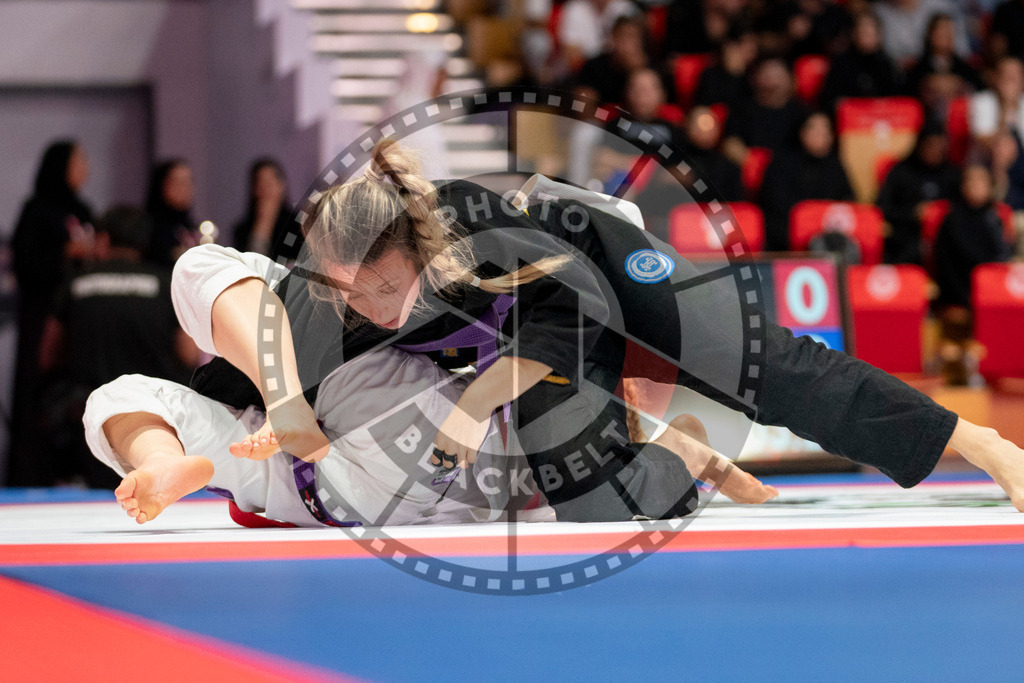 20231109PBB6280 | Fighters compete during the AJP World Professional Championship in the Mubadala Arena in Abu Dhabi, Arab United Emirates, on November 9, 2023.