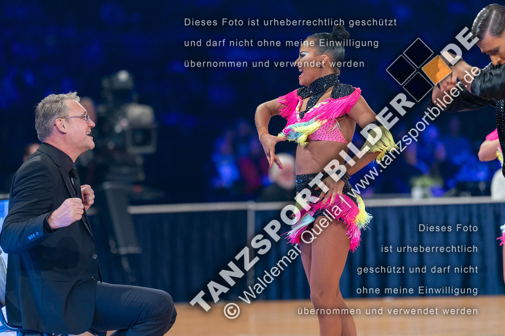 20231111-05511 | Hier finden Sie Tanz Bilder vom Latein und Standard Formationen tanzen. Sportbilder vom Tanzsport. Schöne Fotos und von Weltmeisterschaft, Europameisterschaft, Bundesliga, Regionalliga, Oberliga und Landesliga sowie von GOC Stuttgart, DanceComp, WM Bremen