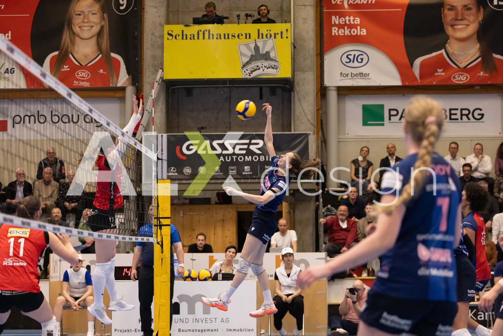 Volleyball I Frauen I Saison 2025-2026 I Volleyball NLA | Women I 1/2 Finals I  VC Kanti Schaffhausen - Sm'Aesch Pfeffingen I 18.03.2026 | 6 Madlaina Matter (CH) (Sm'Aesch Pfeffingen) – Mittelblock - Realisiert mit Pictrs.com