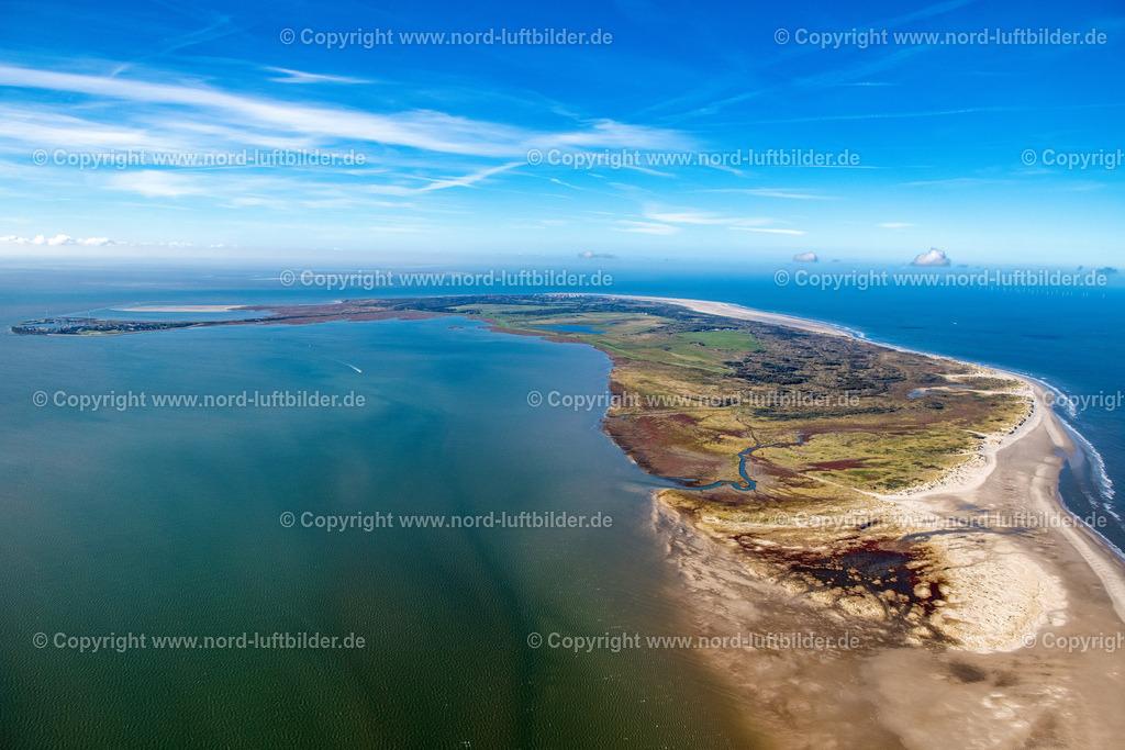 Borkum_ELS_6640091022 | BORKUM 09.10.2022 Küstenbereich der der Nordseeinsel - Insel in Borkum im Bundesland Niedersachsen, Deutschland. Weiterführende Informationen bei: Nordseeheilbad Borkum GmbH. // Coastal area the North Sea island - Island in Borkum in the state Lower Saxony, Germany. Further information at: Nordseeheilbad Borkum GmbH. Foto: Martin Elsen