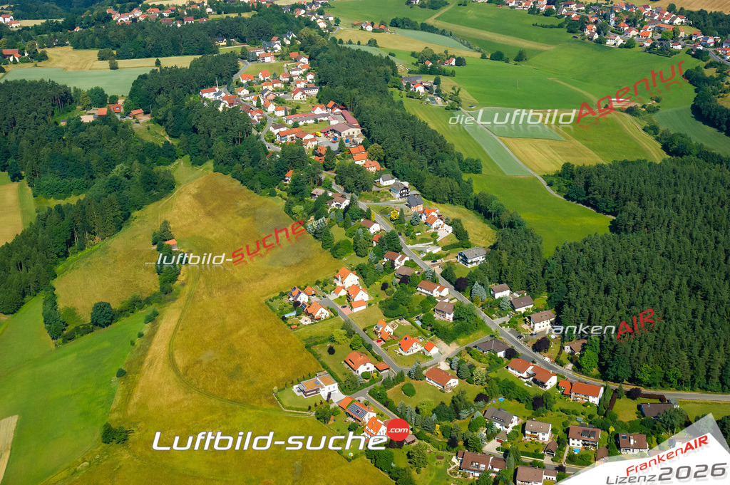 Die Luftaufnahme Dobersgrund - Kronach wurde vom UL-Flugzeug (keine Drohne) aus fotografiert.Hohe Druck- Auflösung-die Geschenkidee!