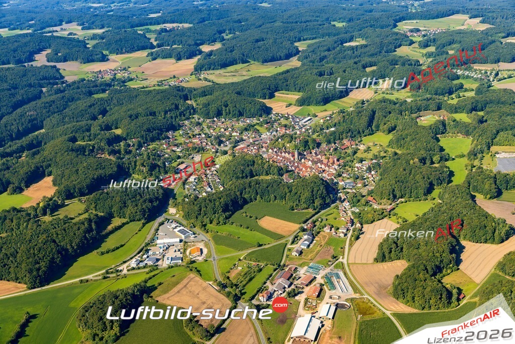 Luftaufnahme der Stadt Betzenstein - Die Luftaufnahme wurde 2025 vom UL-Flugzeug heraus erstellt ( keine Drohne ) - Hochauflösende Luftaufnahme - für professionelle Ausdrucke geeignet. Die Geschenkidee !Mit Lizenz und Bildrechte bestellbar