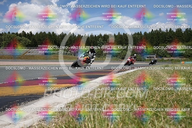 2016-07-01-PBK-4024 | Sportfotografie; SlowMotion; Video; Rennstrecke; Hafeneger; RSE; Speer; Trackday; Motorsportarena; Hockenheimring; Brno; Most; Barcelona; Valencia, Benny; Kaetzmer;