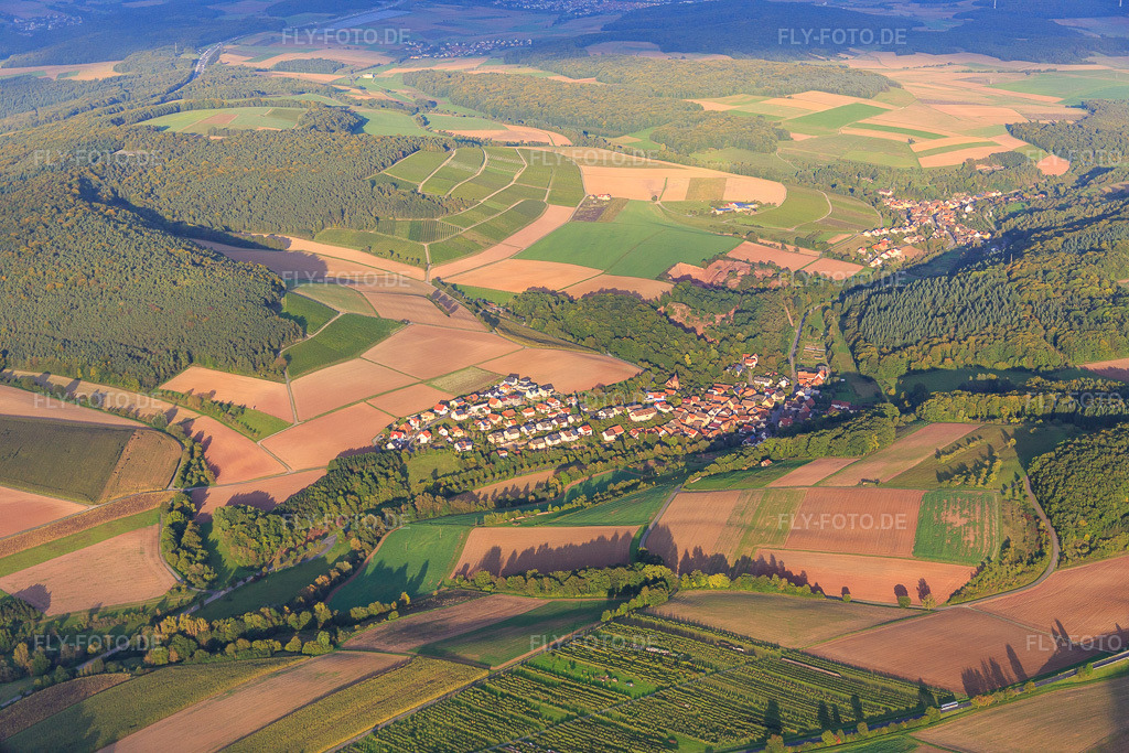 Luftbild:  im Ortsteil Dietenhan in Wertheim im Bundesland Baden-Württemberg in Deutschland. Foto: IMG_073624.jpg vom 26.09.2014 durch Werner Riehm/FLY-FOTO.de