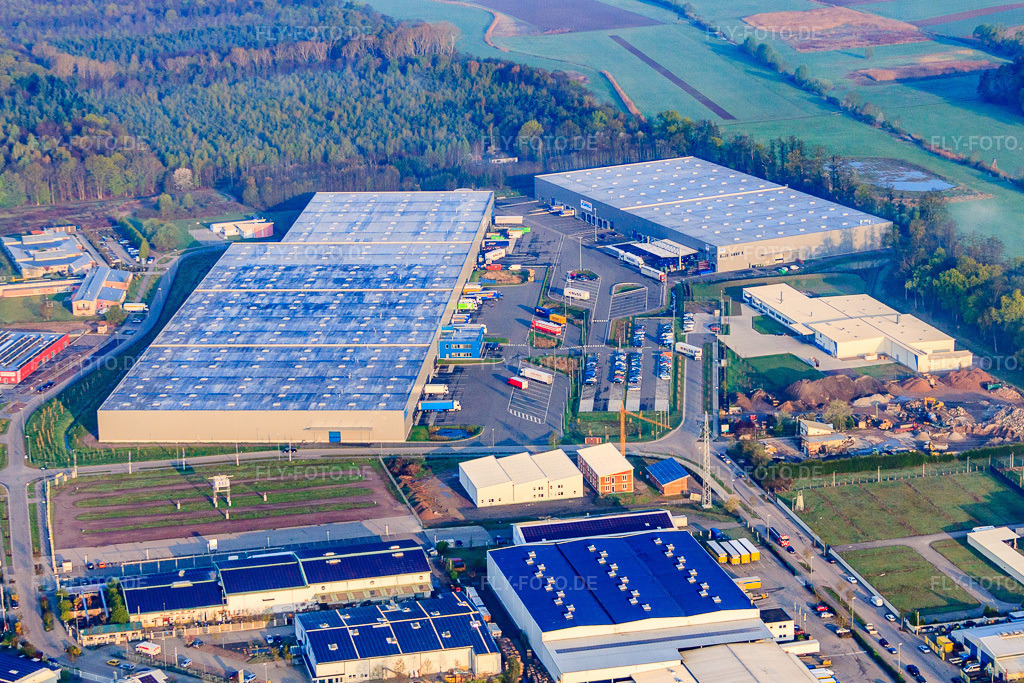 Luftbild: Zufall Logistics im Gewerbegebiet Horst im Ortsteil Minderslachen in Kandel im Bundesland Rheinland-Pfalz in Deutschland. – Foto: IMG_49533.jpg vom 13.04.2012 durch Werner Riehm/FLY-FOTO.de – Auflösung des Originals: 4600 x 3066 px