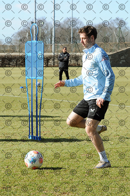 RGE_8739c | Hertha BSC, 2.Bundesliga, Herren, Training auf dem Gebhardt-Platz, Saison 2025/26, Leon Jensen ( Hertha BSC ),  04.03. 2026, Fotograf: Ralf Gebhardt - Realisiert mit Pictrs.com