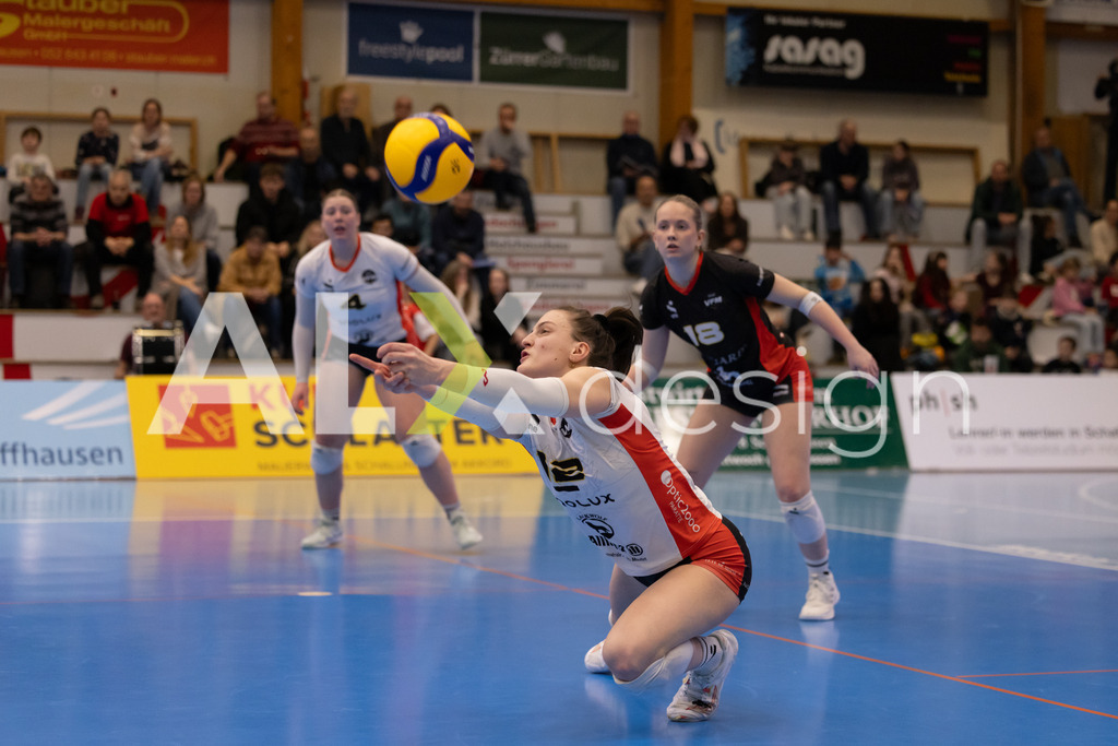 Volleyball I Frauen I Saison 2025-2026 I Volleyball NLA | Women I 1/4 Finals I VC Kanti Schaffhausen - BIWI Volleyball Franches-Montagnes I 21.02.2026 | 12 Coralie Varé (CH) (BIWI VFM) – Außenangriff - Realisiert mit Pictrs.com