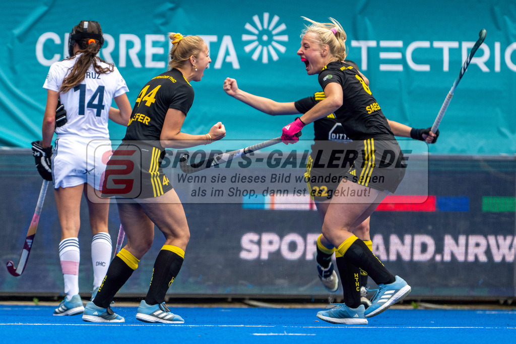 Final4_20250601-1222-Z09_4188 | Krefeld, Deutschland, 01.06.2025:  Feldhockey Final4 2025 – „Deutsche Feldhockey-Meisterschaften 2025“ Harvestehuder HTC - Düsseldorfer HC (Finale Damen) im Gerd-Wellen-Hockeyanlage am 01.06.2025 in Krefeld, Deutschland. (Foto von Kramhöller/Fehrmann/Kaste)Krefeld, Germany, 01.06.2025: Feldhockey Final4 2025 – „Deutsche Feldhockey-Meisterschaften 2025“ Harvestehuder HTC - Düsseldorfer HC (Finale Damen) in Gerd-Wellen-Hockeyanlage at 01.06.2025 in Krefeld, Deutschland. (Foto from Kramhöller/Fehrmann/Kaste)