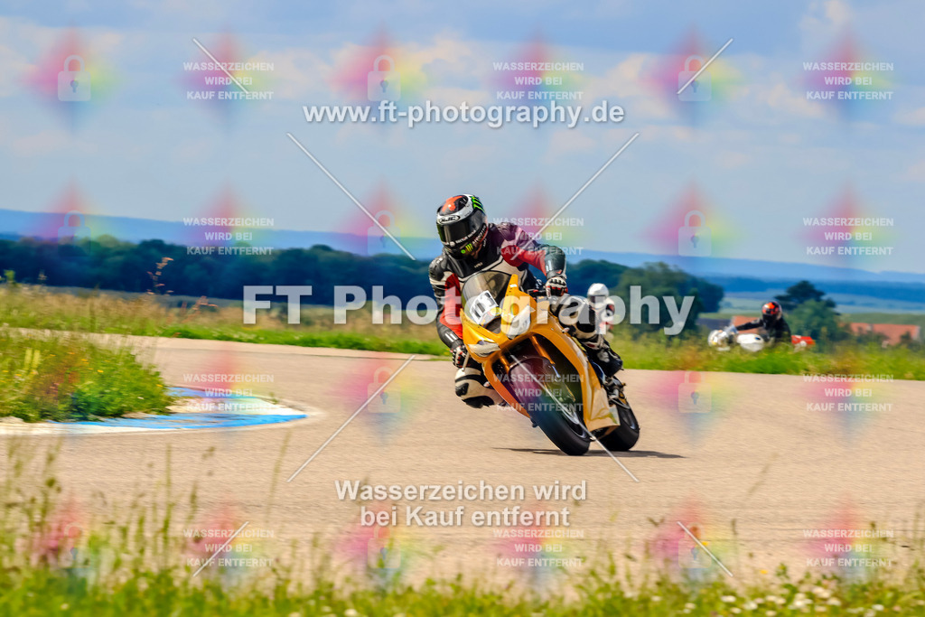 MotoTeam-0887 | Hier findet Ihr Bilder von Touristenfahrten auf der Nürburgring Nordschleife oder von anderen Veranstaltungen die ich besucht habe. Viel Spass beim Durch Schauen 