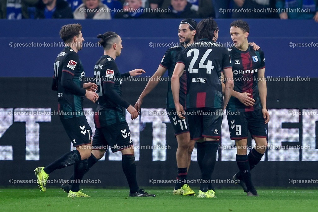 S0401022501049 | 01.02.2025, Fußball, FC Schalke 04 - 1. FC Magdeburg, 2.. Fußball Bundesliga, 20. Spieltag, Veltins-Arena Gelsenkirchen, Saison 2024 2025: Torjubel nach dem 2:0 durch Martijn Kaars (1.FC Magdeburg #9) DFB regulations prohibit any use of photographs as image sequences and or quasi-video.