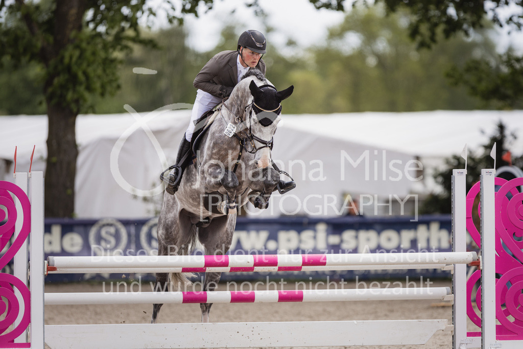 230516_Mühlen_03SprPf-A-348 | Deine schönsten Turniermomente als professionelle Fotos! Entdecke hochwertige Pferdesport-Fotografie im Online-Shop. Jetzt Fotos finden & bestellen!