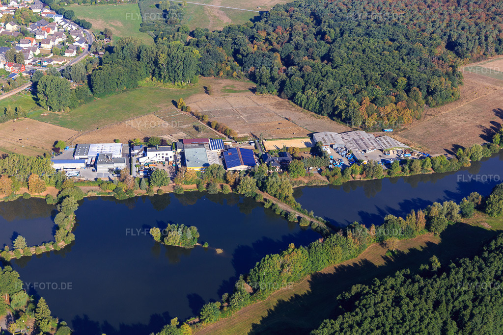 Luftbild: Industriegebiet am Harres See mit protonic event partner GmbH und Busser Bauservice & Fuhrbetrieb GmbH im Ortsteil Froschhausen in Seligenstadt im Bundesland Hessen in Deutschland.Foto: IMG_111015.jpg vom 08.09.2018 durch Werner Riehm/FLY-FOTO.deWWW.PROTONICEVENTPARTNER.DEBusser Bauservice - Ihr Bauservice rund um Seligenstadt