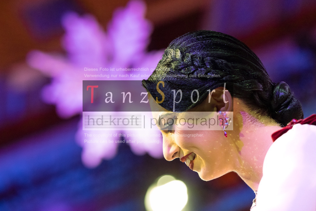 20241215_WDSF_Int_Open_Std-Riga-9558 | Tanzsportbilder, Standardtanz, Lateintanz, WDSF, DTV, LTVB, dancecomp, goc, hessen tanzt, blaues band der spree, walzer, tango, wiener walzer, slowfox, quickstepp, samba, rumba, cha-cha-cha, paso doble. jive, hd-kroft photography, turniertanzsport