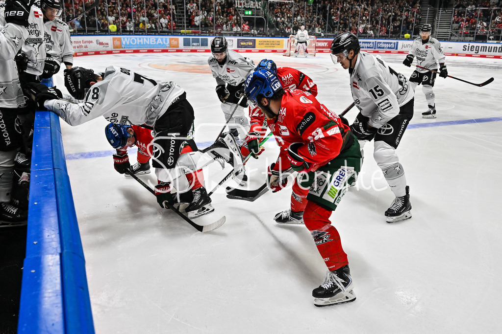 Augsburger Panther - Kölner Haie | Ein umkämpftes Duell zwischen Augsburg und Köln gab es am Freitag Abend / DEL: Augsburger Panther - Kölner Haie; Curt Frenzel Stadion am 26.09.2025