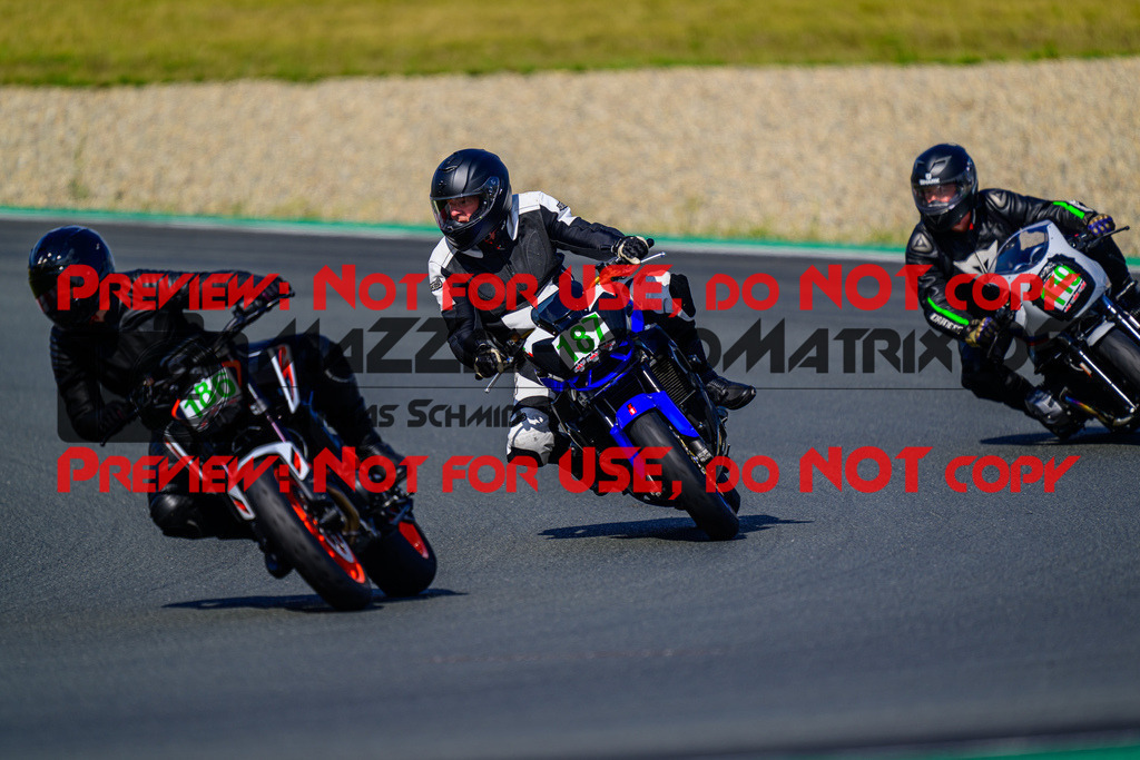 MaZZes_FotoMatrix_240724_6007705_2-65 | GRUEN