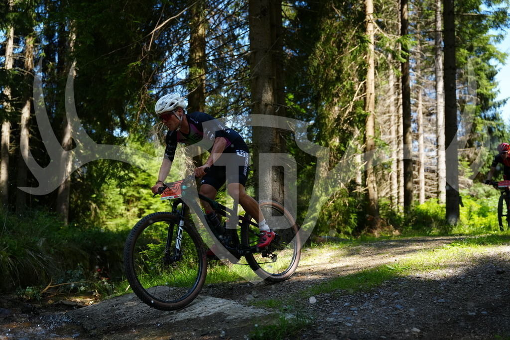 FC101593 | Fotogalerie der Treibjagd im Dunkelwald - Dein MTB Etappenrennen im Erzgebirge - Realisiert mit Pictrs.com