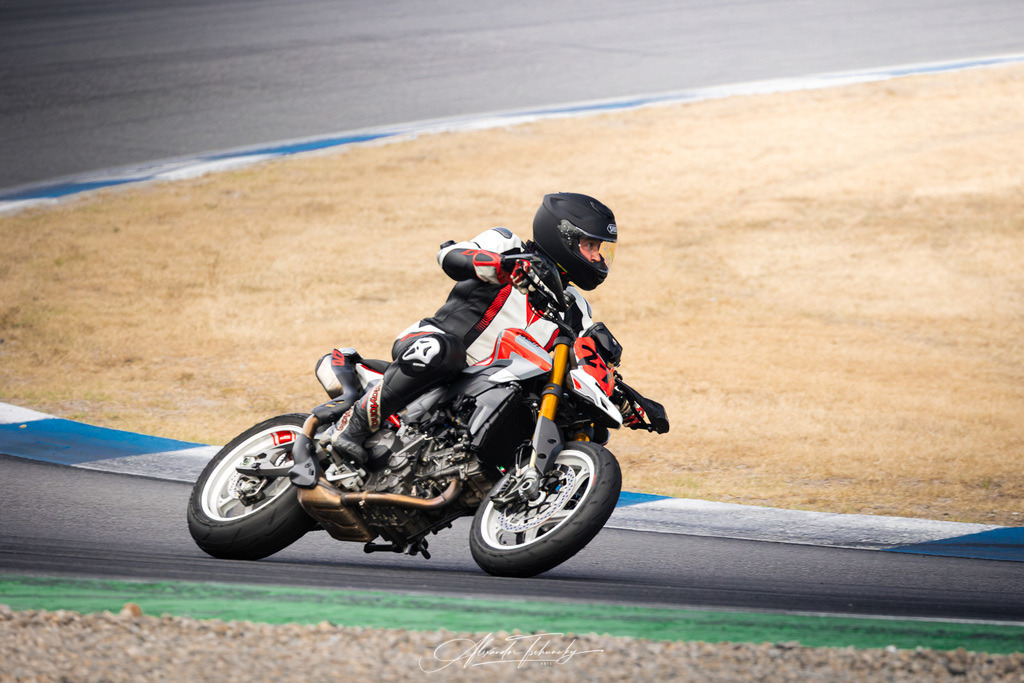 Ducati Trackday Hockenheimring 2026 | Entdecken Sie die faszinierende Welt von Alexander Tschuncky Arts: Kreative Fotografie, atemberaubende Automobilkunst und hochwertiger Bilderdruck. Lassen Sie sich inspirieren! - Realisiert mit Pictrs.com
