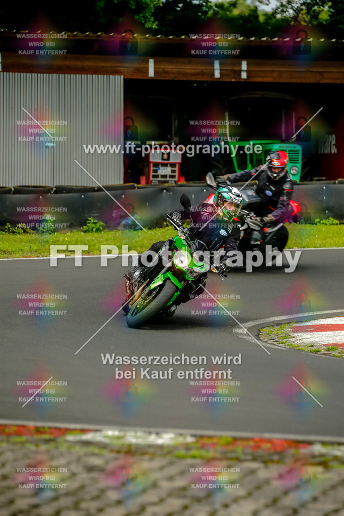 VBK-4359 | Hier findet Ihr Bilder von Touristenfahrten auf der Nürburgring Nordschleife oder von anderen Veranstaltungen die ich besucht habe. Viel Spass beim Durch Schauen 