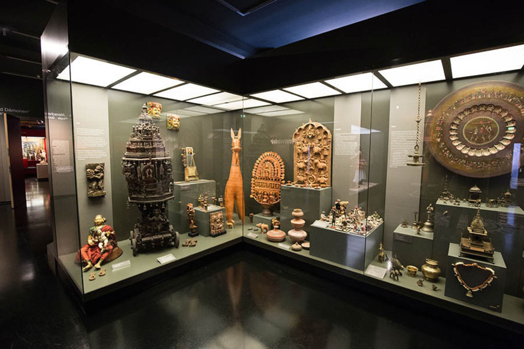 Foto: Leipzig - GRASSI Museum für Völkerkunde | Das Team hinter BILDLEXIKON LEIPZIG bündelt historische wie aktuelle Informationen über die Stadt Leipzig in Text und Bild auf einer Plattform und stellt diese der interessierten Öffentlichkeit zur Verfügung.