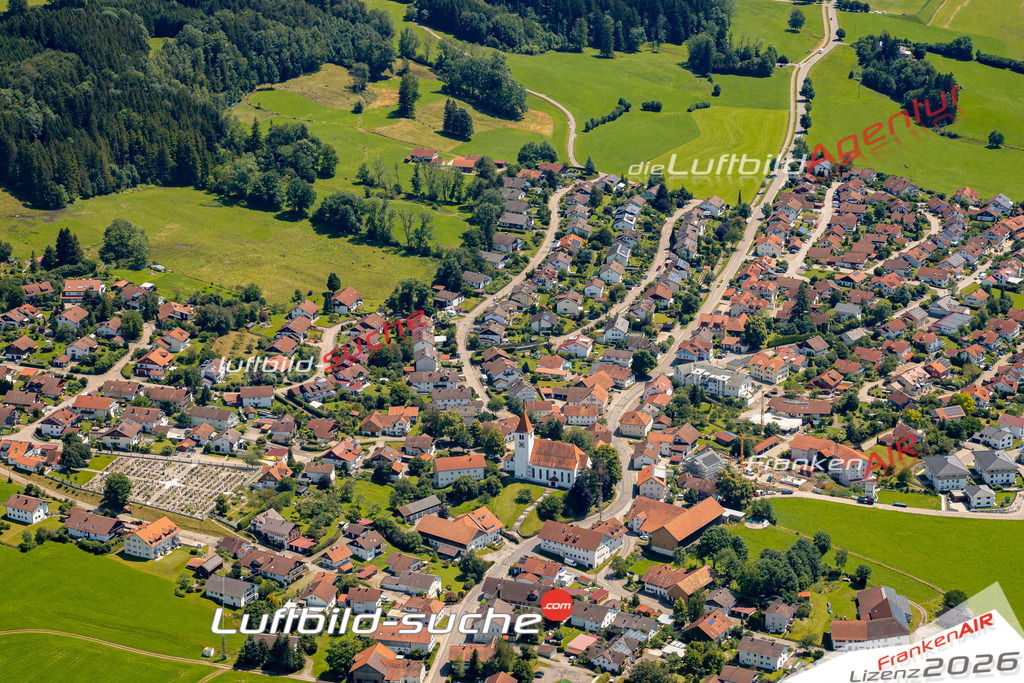 Das Luftbild zeigt : Ottisried Haldenwang - Die Luftaufnahme wurde 2024 vom UL-Flugzeug aus erstellt ( keine Drohne ) - Hochauflösende Luftaufnahme - Für grossformatige Ausdrucke geeignet. Die Geschenkidee !Mit Lizenz und Bildrechte bestellbar