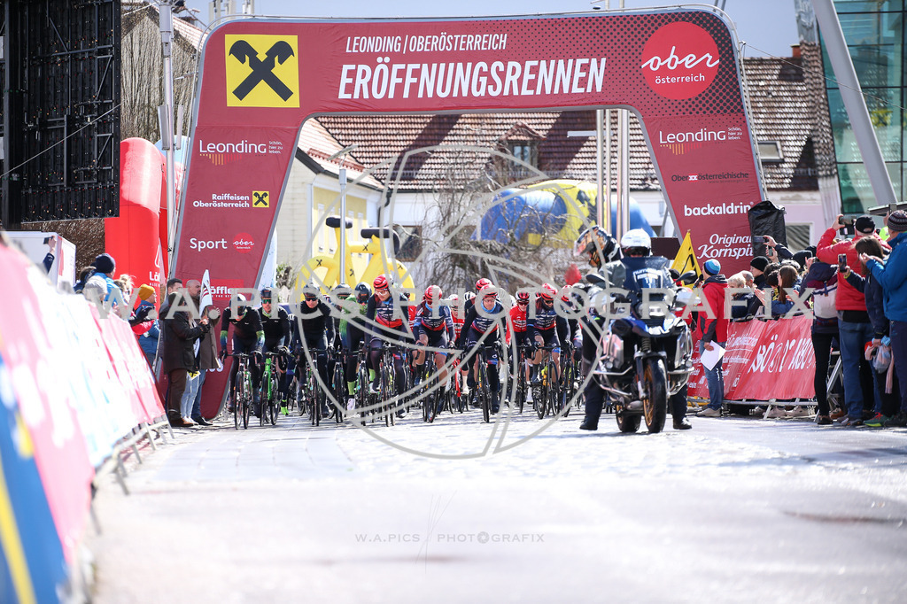 ..... | LEONDING,AUSTRIA,24.März.24 - 63.Radsaisoneröffnungsrennen Leonding Road Cycling League , Image shows: 
Photo: WAPICS / Andreas Willdoner