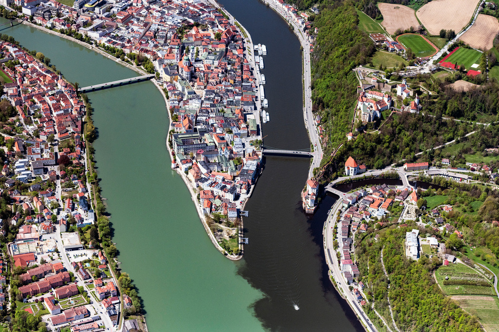 dr__0062436.jpg | PASSAU 09.05.2021 Altstadtbereich und Innenstadtzentrum der Drei-Flüsse-Stadt in Passau im Bundesland Bayern, Deutschland. // Old Town area and city center of Drei-Fluesse-Stadt in Passau in the state Bavaria, Germany. Foto: Daniel Reiter