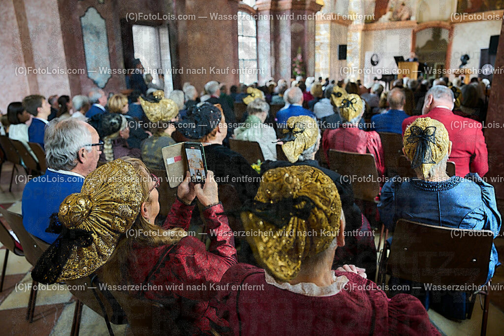 ALP0156_XXXIX_Chopin-Festival_Eroeffnung_Goldhaubengruppe Lackenhof | (C)FotoLois.com, Alois Spandl, XXXIX. internationales CHOPIN-Festival in der Kartause Gaming, Eröffnung des Festivals mit Einmarsch der Goldhaubengruppe Lackenhof mit der Musikkapelle Gaming sowie den Ehrengästen und Eröffnungsansprachen in der Barockbibliothek, Fr 4. August 2023.