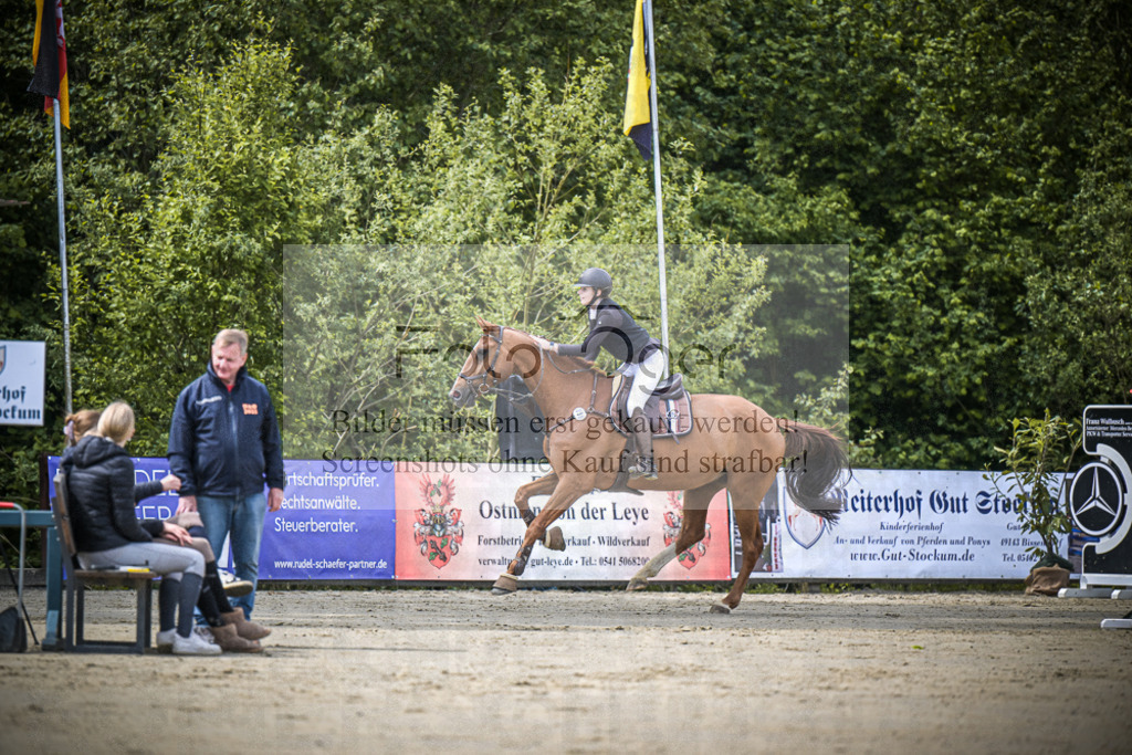 DOS_4717 | Entdecke hochwertige Reitturnierfotos von Foto Oger. Professionell, emotional und authentisch – jetzt Lieblingsmomente im Shop bestellen.Deutschlandweite Turnierfotografie. - Realisiert mit Pictrs.com