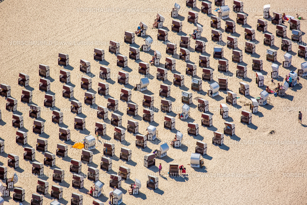 Ostsee16062246Ruegen_Ostseebad Sellin | Küstenlinie, Strandkörbe,  Sellin, Ostseeküste,Mecklenburg-Vorpommern, Vorpommern, Mecklenburg-Vorpommern, Deutschland