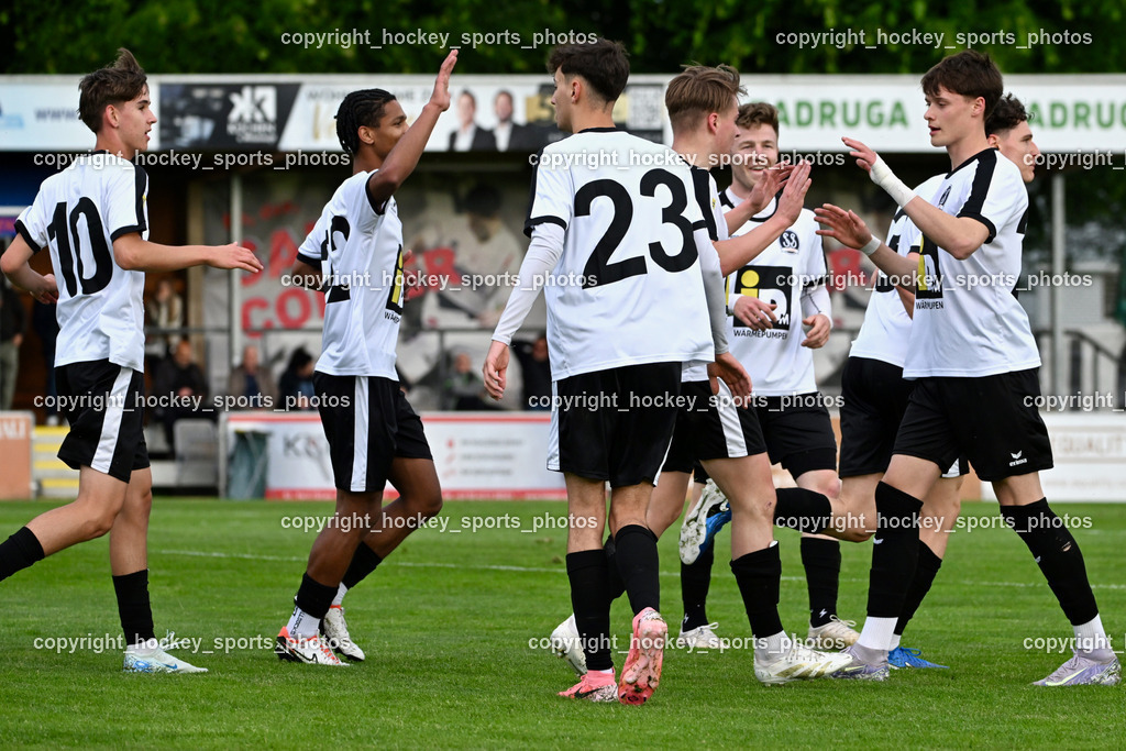 SAK vs. SV Spittal Drau 1921 | Jubel SV Spittal Mannschaft, #10 Moritz Müller SV Spittal, #22 Abdulmomen A. S. Bashir SV Spittal, #23 Tobias Tollschein SV Spittal, SAK vs. SV Spittal Drau 1921, SAK vs. SV Spittal Drau 1921 am 23.05.2025 in Klagenfurt (Sportpark Welzenegg), Austria, (Photo by Bernd Stefan)