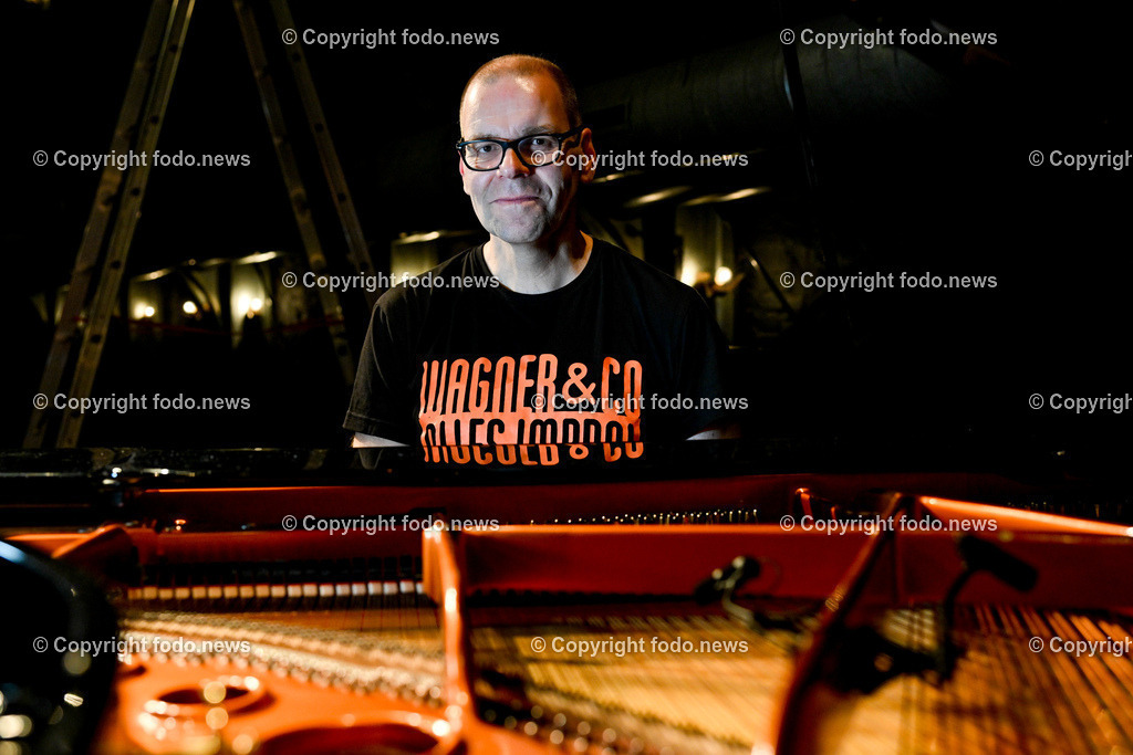 David Wagner_ Impro Theater_ 30.03.2023-8 | 30.03.2023, Linz, AUT, Posthof im Bild David Wagner (Impro Theater, alle Impro - aus dem Aermel), Linz 09