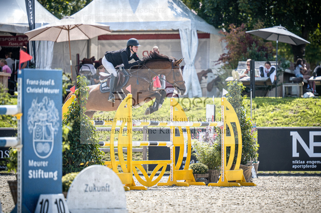 DOS_7283 | Entdecke hochwertige Reitturnierfotos von Foto Oger. Professionell, emotional und authentisch – jetzt Lieblingsmomente im Shop bestellen.Deutschlandweite Turnierfotografie. - Realisiert mit Pictrs.com