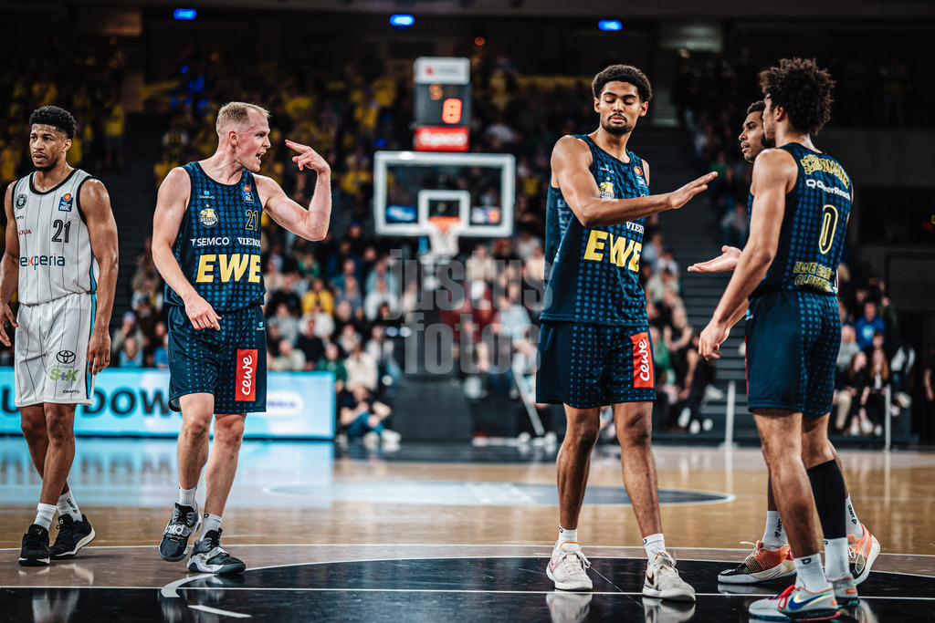 Basketball | Männer | Saison 2024/2025 | easyCredit Basketball Bundesliga | 4. Spieltag | Veolia Towers Hamburg vs. EWE Baskets Oldenburg | 06.10.2024 | Seth Hinrichs (#21, EWE Baskets Oldenburg)