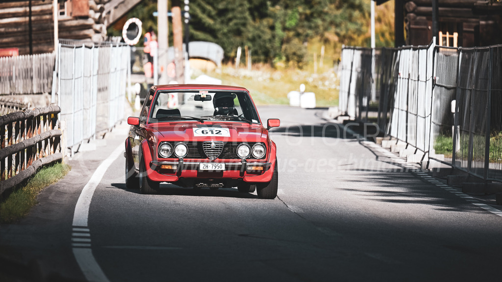 19. Arosa ClassicCar 2023 - 1. September 2023 | 19. Arosa ClassicCar 2023
Arosa, Schweiz
Wüst Moritz aus Dällikon mit der Startnummer 612 in einem Jaguar D-Type Replica, Jahrgang 1956, in der Klasse Demonstration.
@arosaclassiccar, @arosa.official, #arosaclassiccar, #arosa, #76curves, #classiccar
Bild: Sportfotografie Markus Aeschimann | www.markus-aeschimann.ch - Realisiert mit Pictrs.com