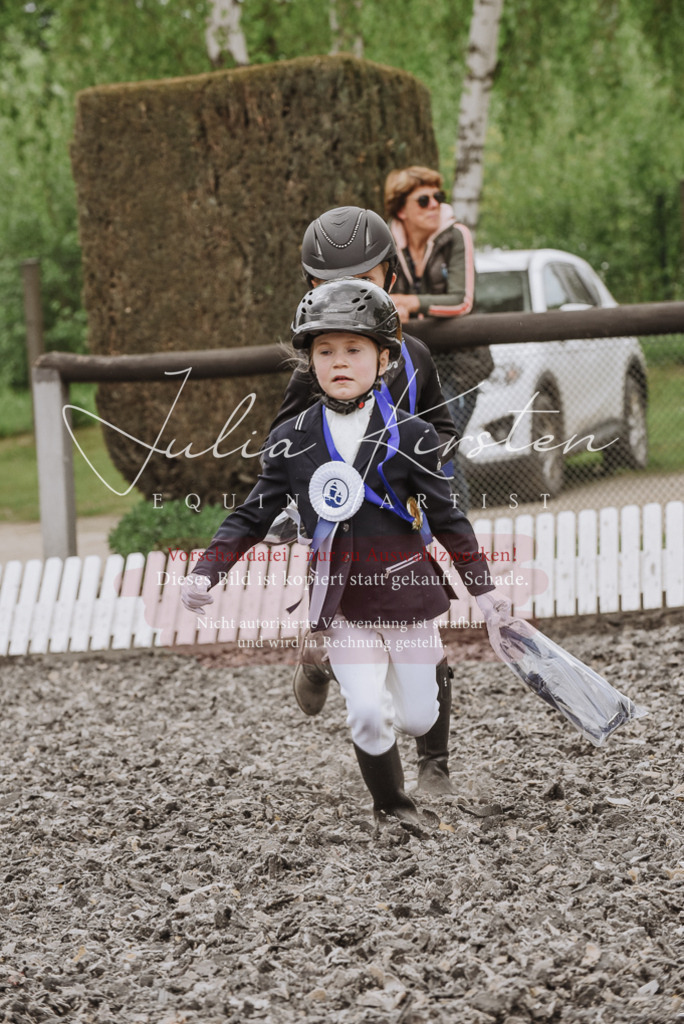 20230514_JK-Röhrsdorf-25-445 | Pferde- und Turnierfotografie in Westsachsen. Pferdeportraits, Auftragszeichnungen und intuitive Kunst.