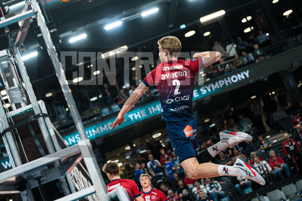 Volleyball I Herren I Saison 2025/2026 I DVV Pokal I Halbfinale I SVG Lüneburg - SWD powervolleys Düren | Daniel Gruvaeus (2, SVG Lüneburg) beim Einschlagen - Realisiert mit Pictrs.com